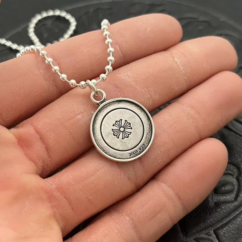 Ch*0me He**ts necklaces